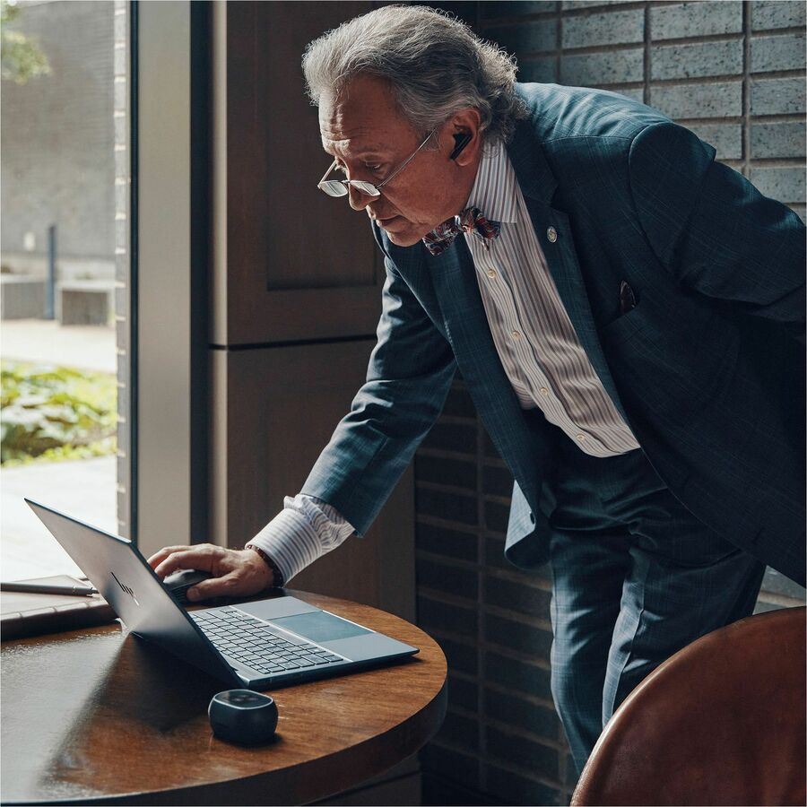 Poly Voyager Free 60+ UC Earset Poly Voyager Free 60+ UC Earset